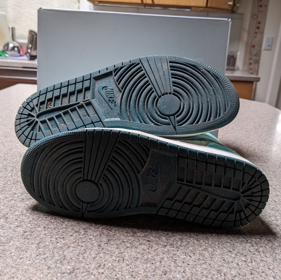 Air Jordan 1 mid, with box - Picture 6 of 7